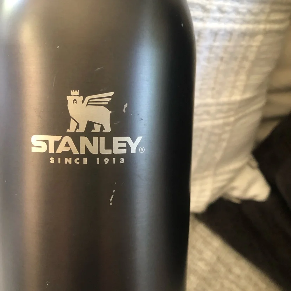 Stanley 1.4qt The Adventure To-Go Bottle. Black - Picture 6 of 9